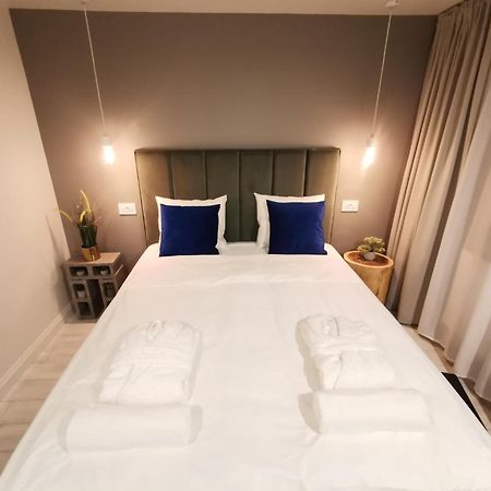 Noir Apartment Haţeg Dış mekan fotoğraf